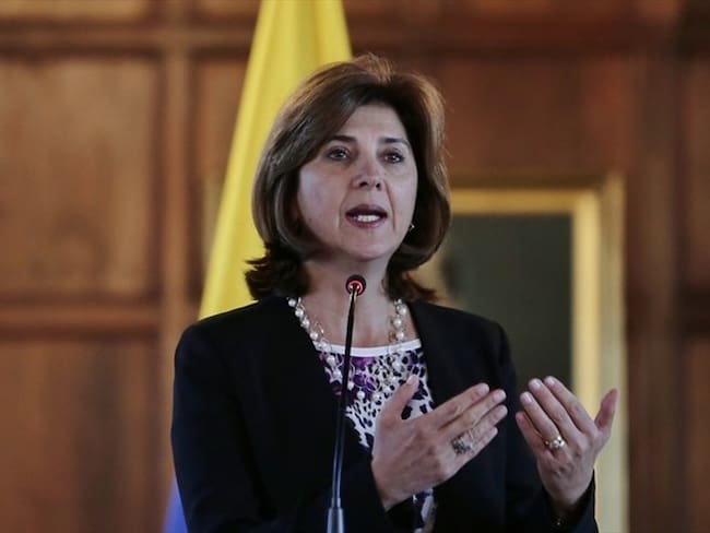 Hace falta que el Gobierno se convenza de la paz: María Ángela Holguín