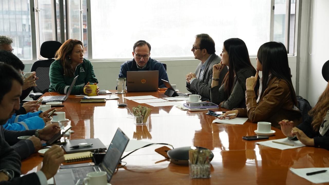 Superservicios y Acueducto de Bogotá instalan mesa de trabajo ante la llegada del Fenómeno del Niño. Foto: Suministras Superservicios.