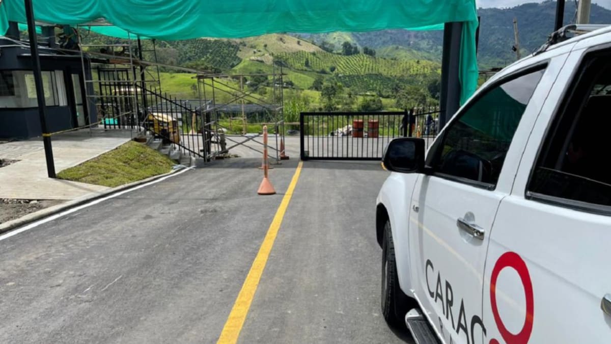 Emergencia por deslizamiento en zona rural de Manizales