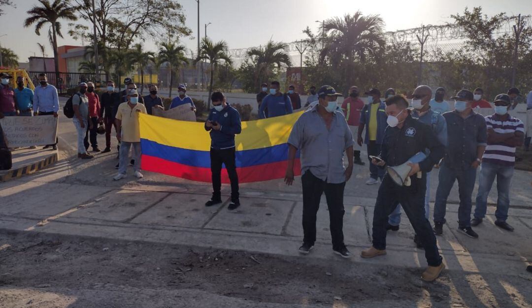 Vecinos de Arroz Barato y otras comunidades protestaron a la entrada de Termocandelaria
