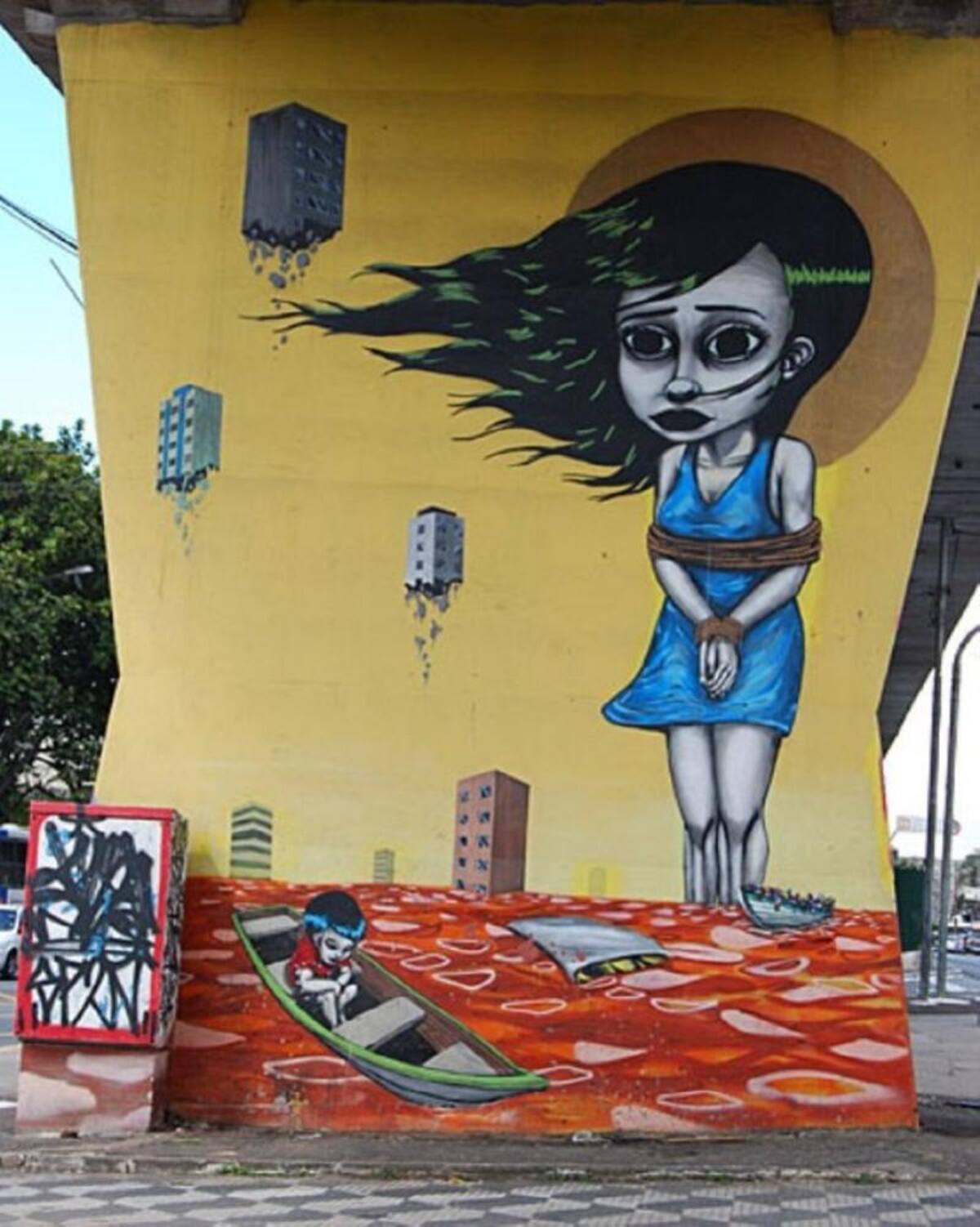Binho Ribeiro y Chivitz empezaron a buscar colaboraciones con las autoridades locales, como el Departamento de Cultura, el Metro y el Ayuntamiento. Desde entonces, los pilares están decorados con arte callejero. En la imagen, uno de Tinho