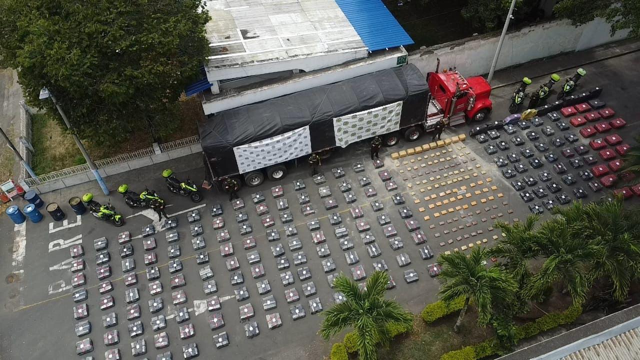 Incautan seis toneladas de marihuana en vías del Valle - Policía