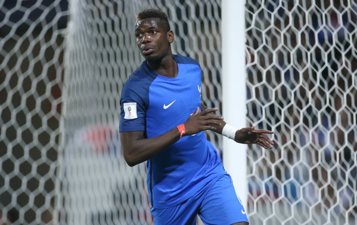 El volante francés completa el mediocampo, con un 7,79 de puntaje con el Manchester y su Selección. 