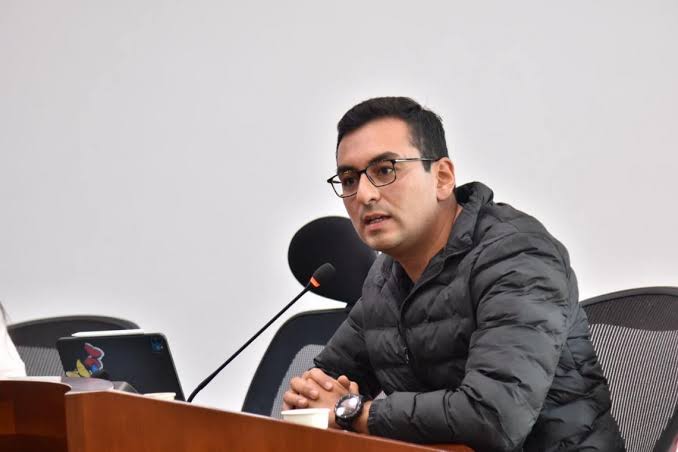 Chaparro critica la falta de avance en proyectos turísticos de Boyacá debido a la inacción de la Gobernación, a pesar de la disponibilidad de recursos
