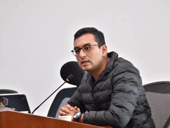 Chaparro critica la falta de avance en proyectos turísticos de Boyacá debido a la inacción de la Gobernación, a pesar de la disponibilidad de recursos