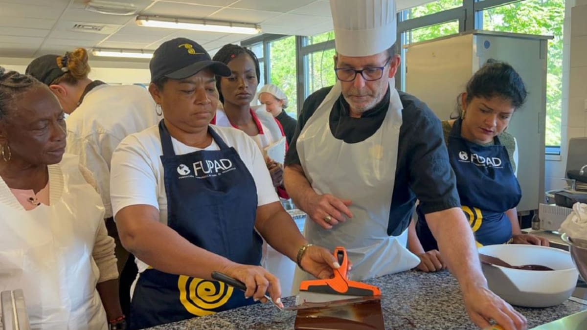 Mujeres de Tumaco viajaron a Francia a capacitación sobre chocolatería