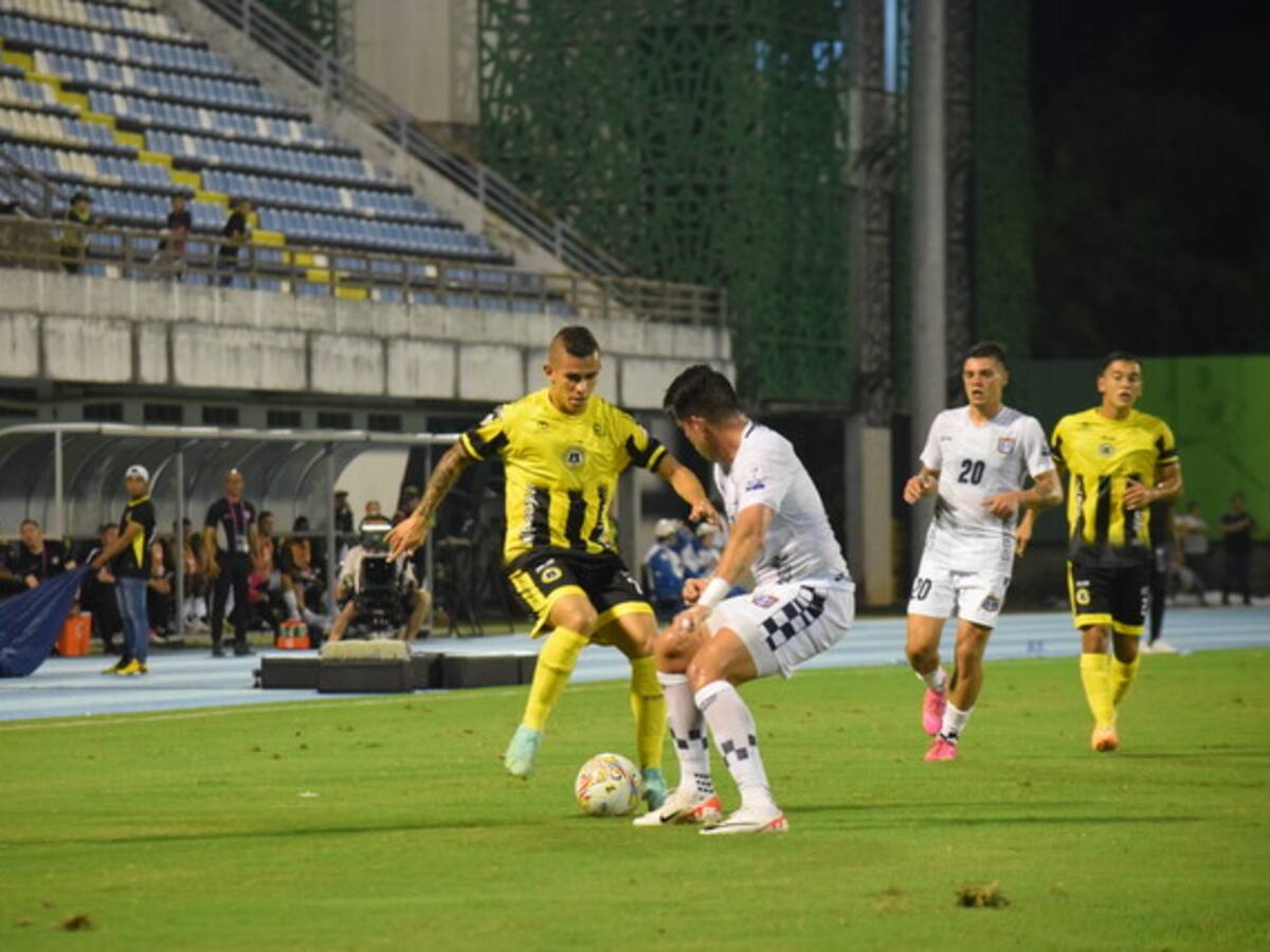 Alianza Petrolera rescata un punto en su estadio en el último minuto