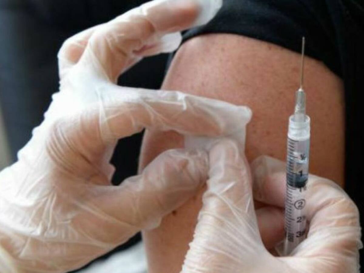 Plan de vacunación COVID de Caldas llega a centros de detención temporal