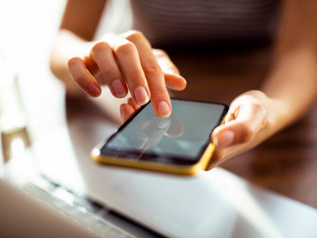 Llamadas caídas y conexión intermitente: usuarios de Claro denuncian fallos en el servicio