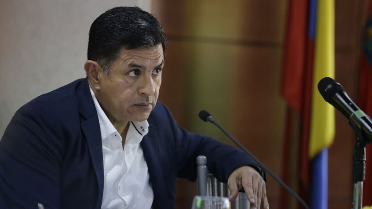"MinDefensa nos dijo que nos preocupáramos por el 20 de julio": Ospina