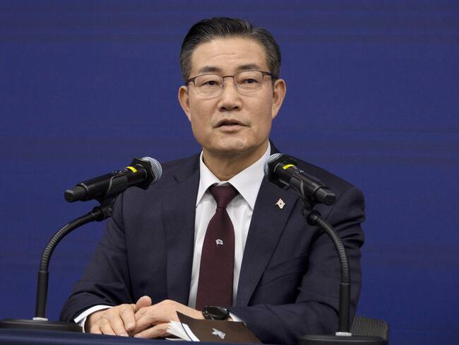 Seoul (Korea, Republic Of), 18/03/2024.- South Korean National Defense Minister Shin Won-sik speaks during a foreign press conference in Seoul, South Korea, 18 March 2024. (Corea del Sur, Seúl) EFE/EPA/JEON HEON-KYUN