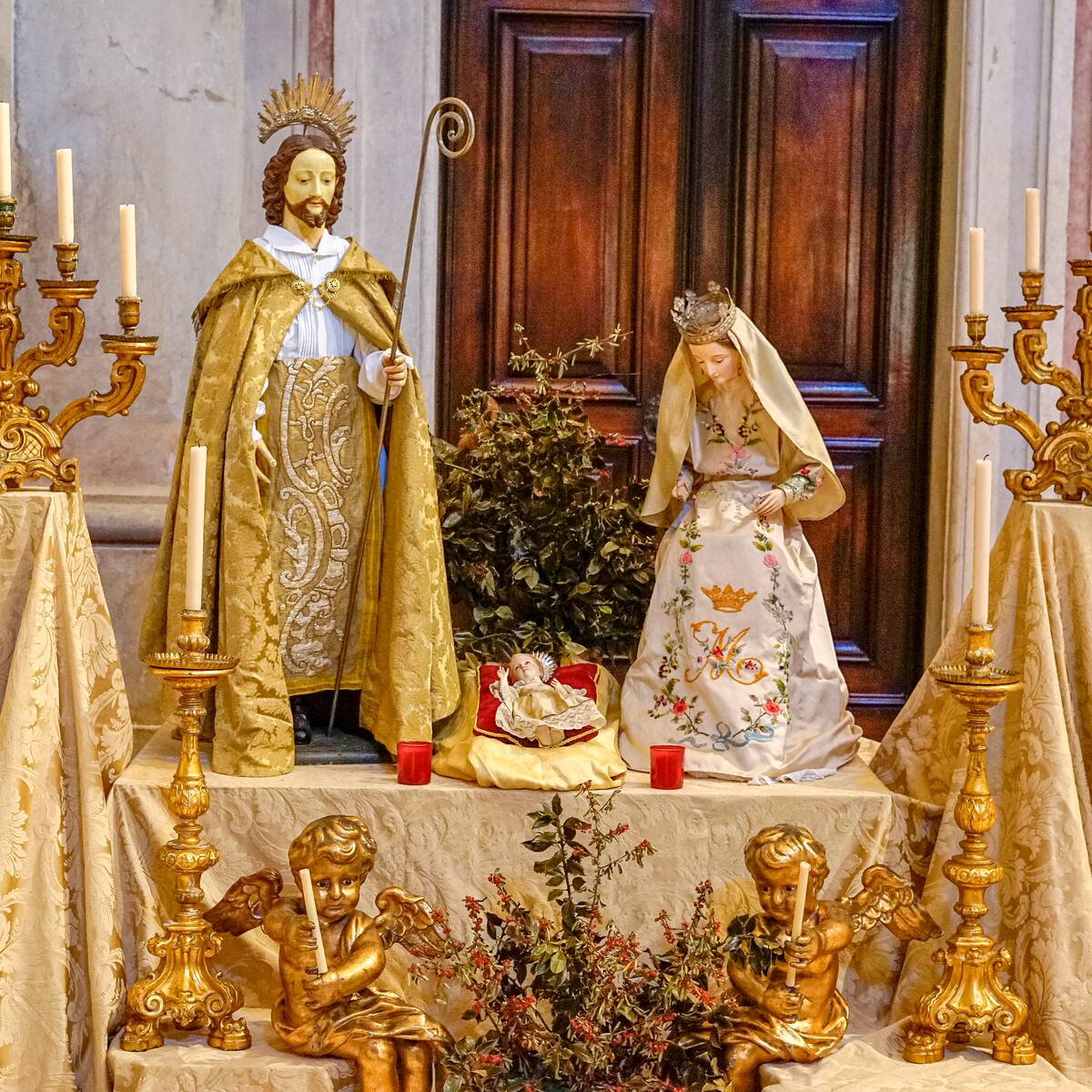 Cómo hacer un altar para el Santísimo: ideas para adornarlo fácil en casa