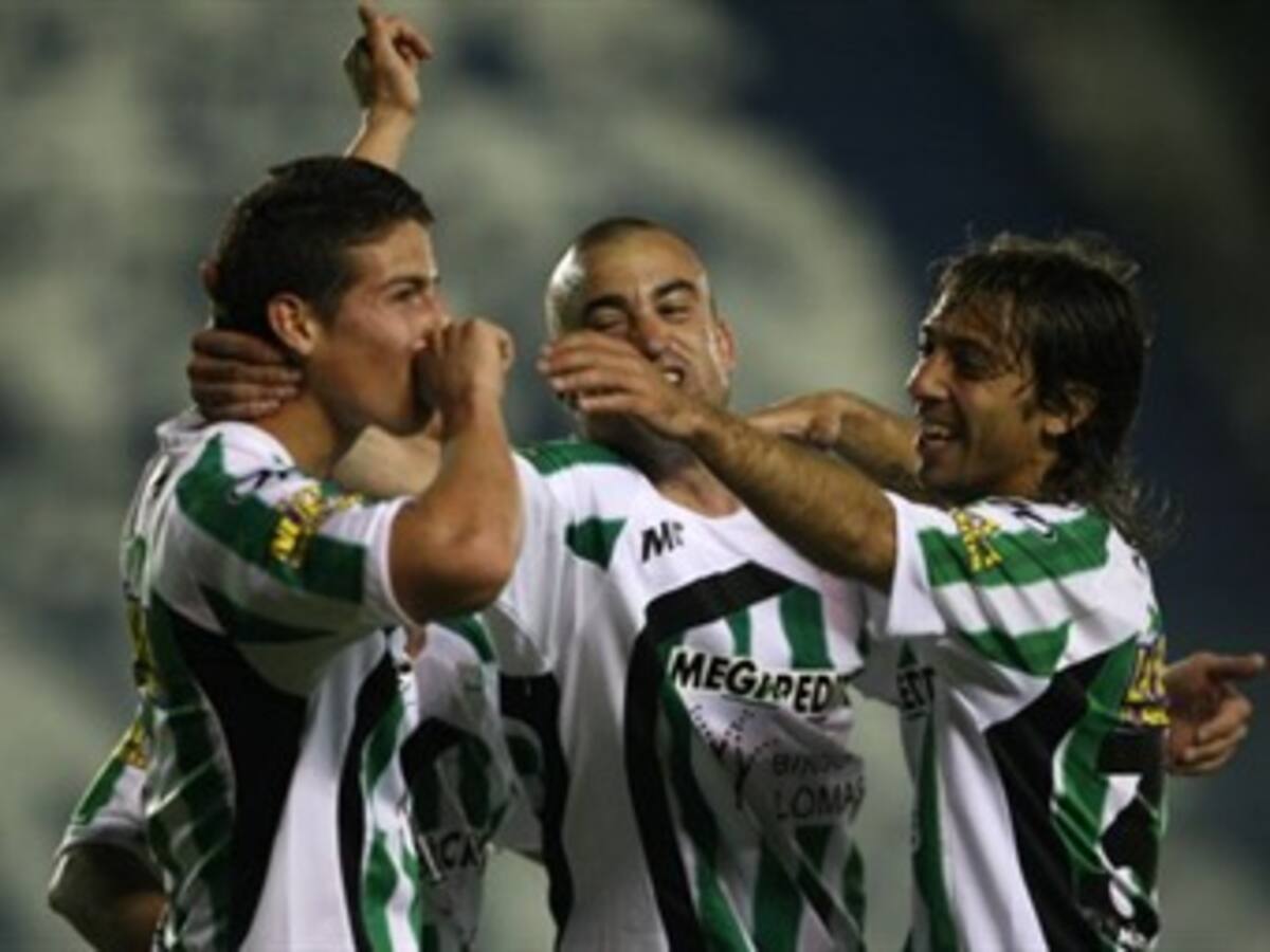 Banfield viajó a Colombia para enfrentar al Tolima