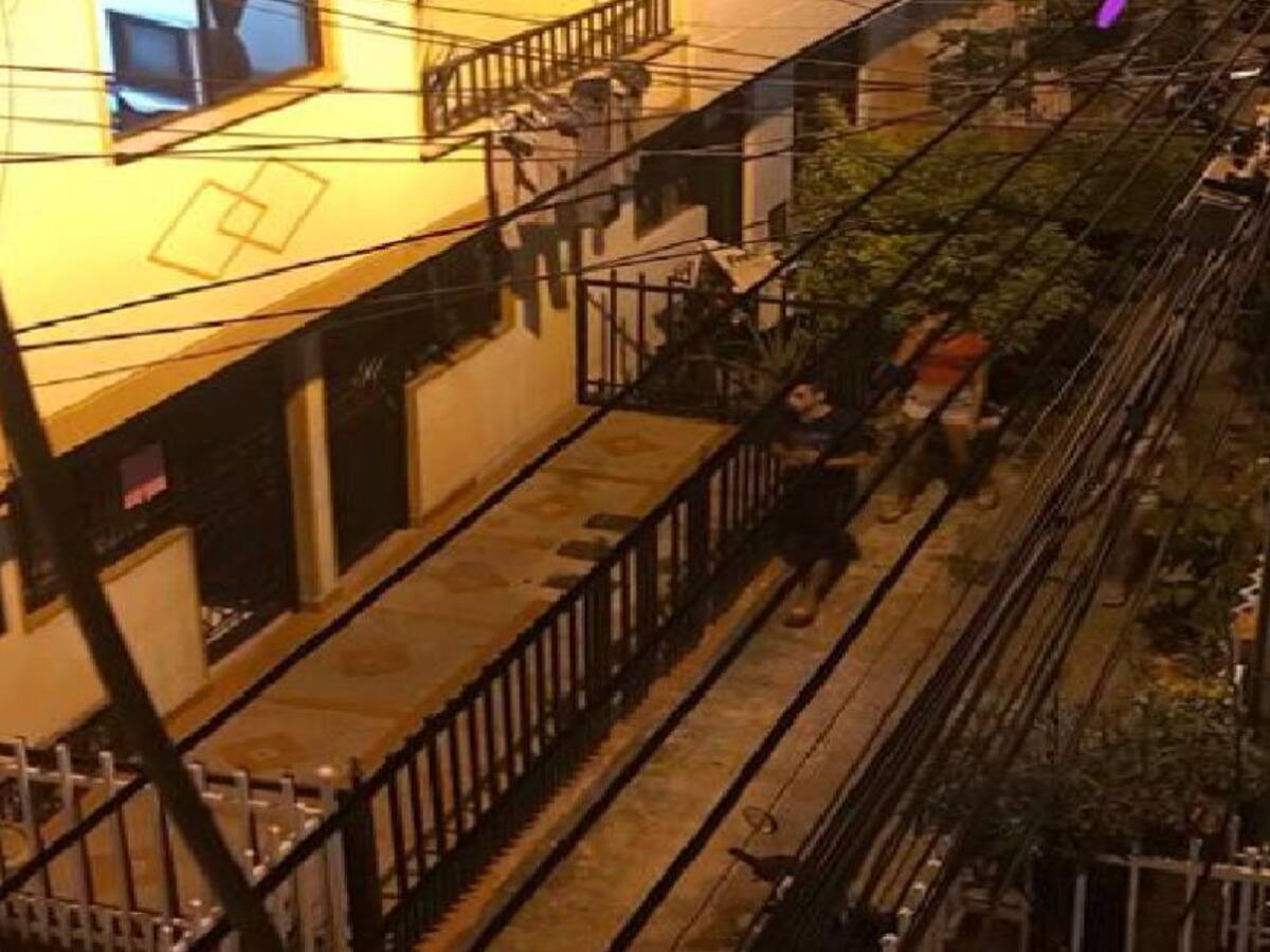 Menores no acatan toque de queda