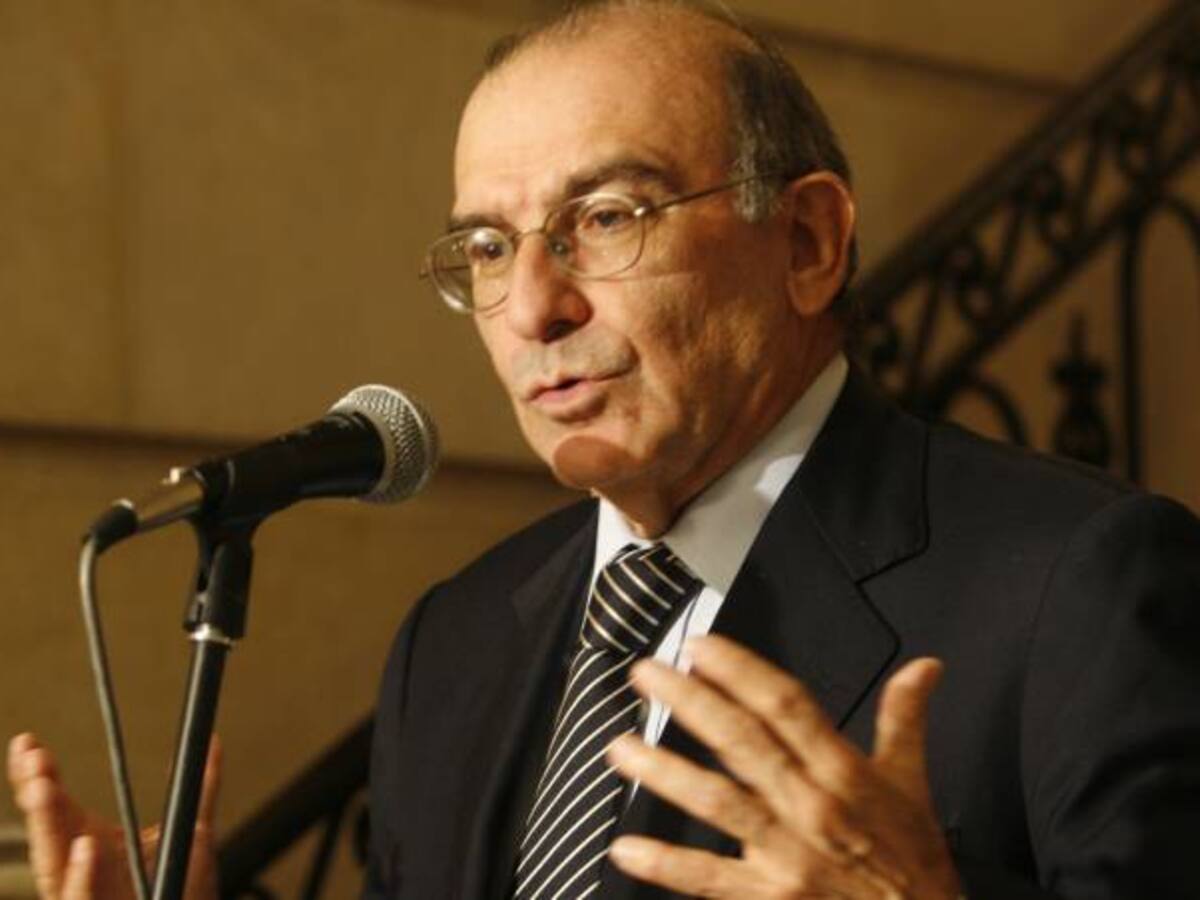 Este acuerdo es mejor y más viable, no podemos perder más tiempo: De la Calle