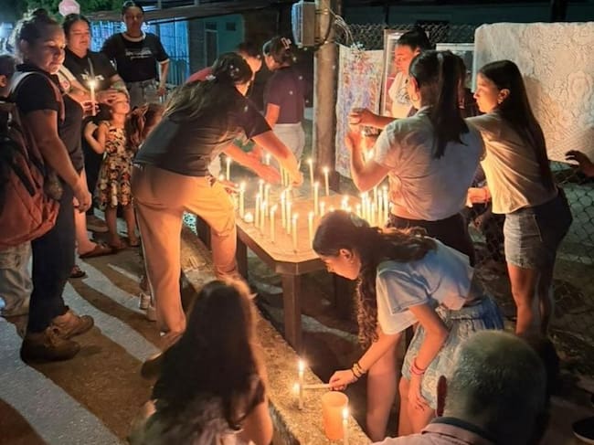 Velatón por la pronta liberación de Yormai Sebastián Contreras, secuestrado en la región del Catatumbo. / Foto: Madres del Catatumbo.