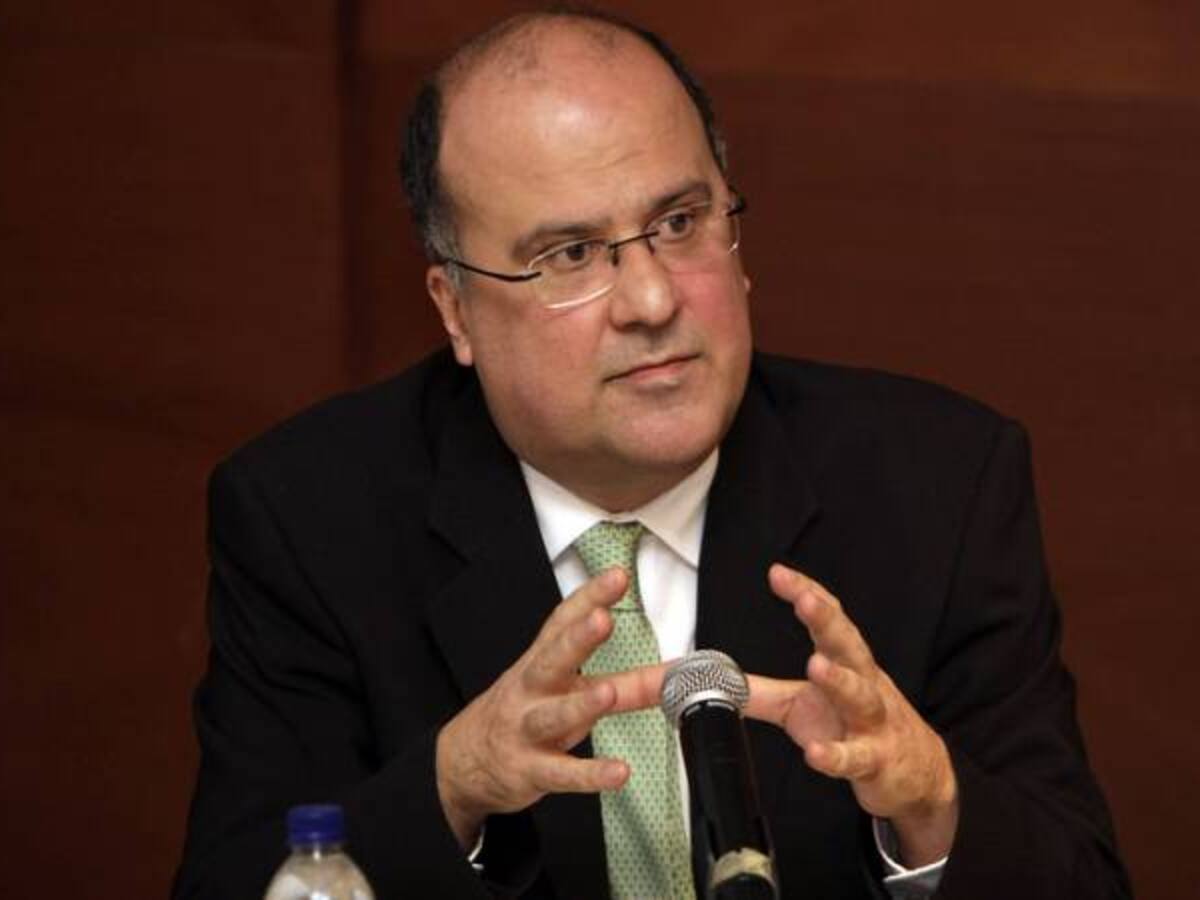 Banrepública defiende aumento de tasas para controlar la inflación