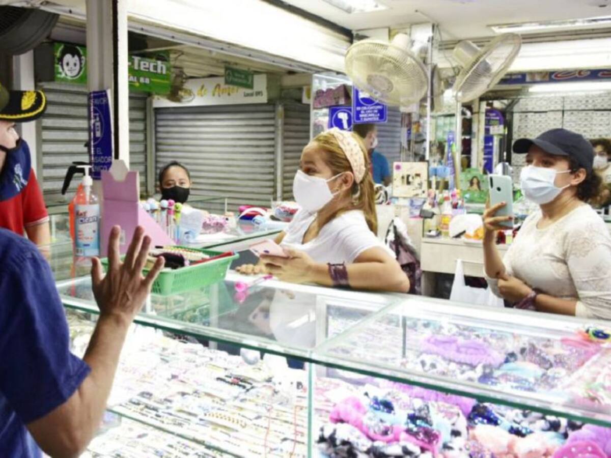 Comerciantes del centro rechazan toque de queda en día de las madres