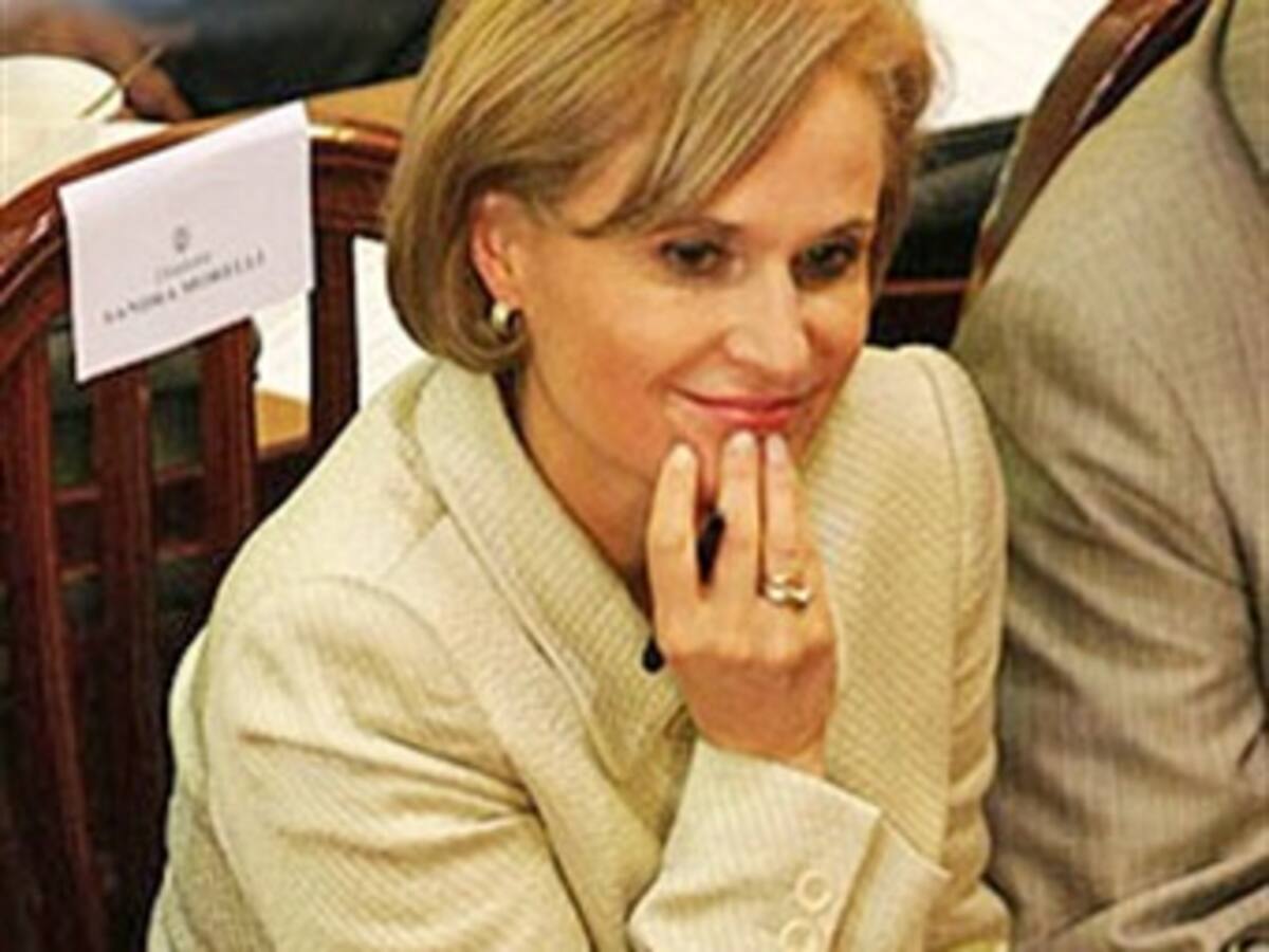 Duro choque entre la contralora y exfiscal Viviane Morales por investigaciones sobre corrupción en la salud