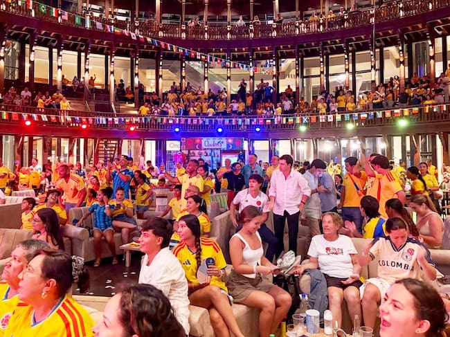 Con las pantallas gigantes de SuperGiros y BetPlay se vivió en grande el partido de la Selección Colombia
