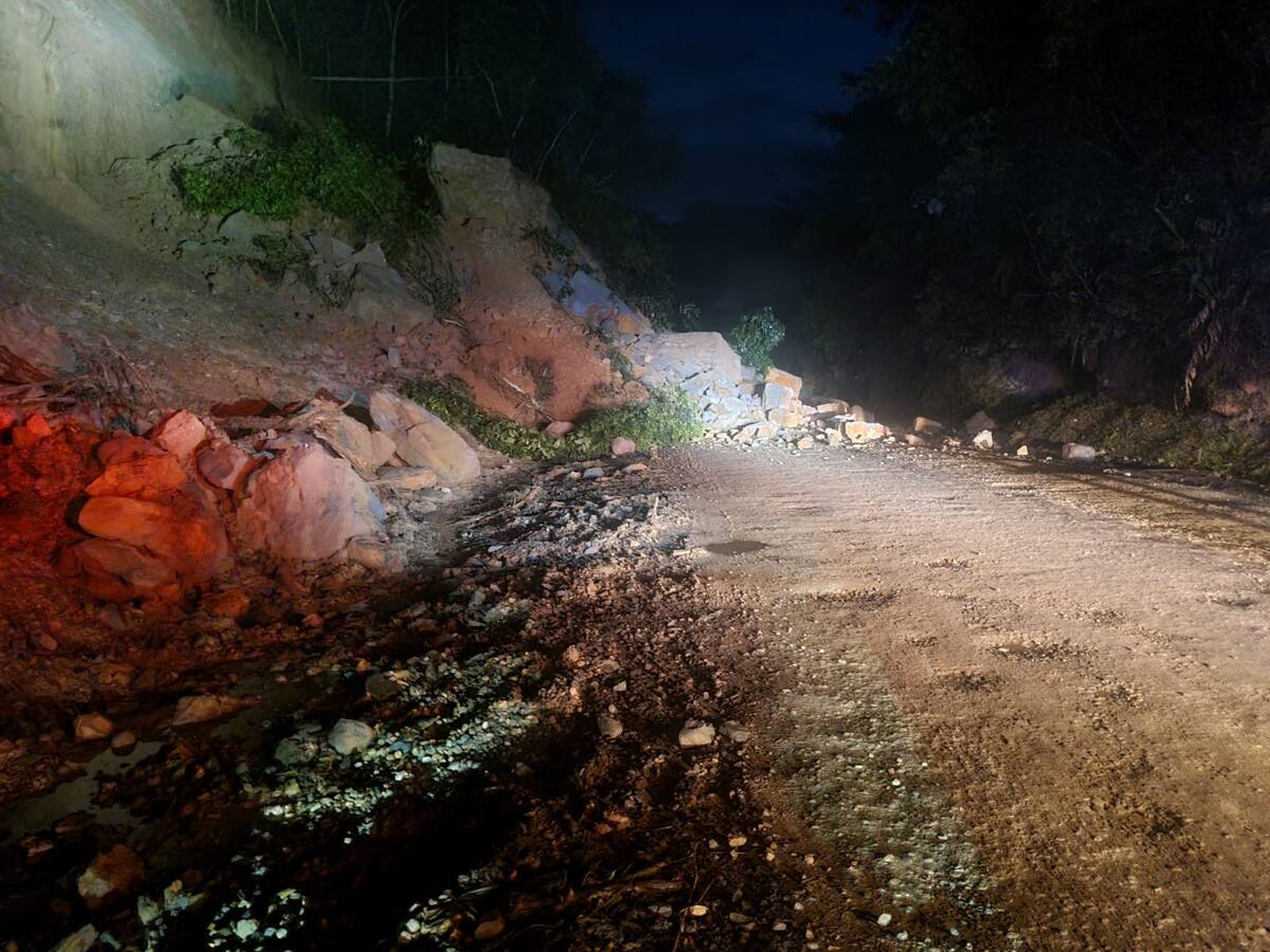 Se reporta cierre total de la vía Suaza-Huila y Florencia- Caquetá