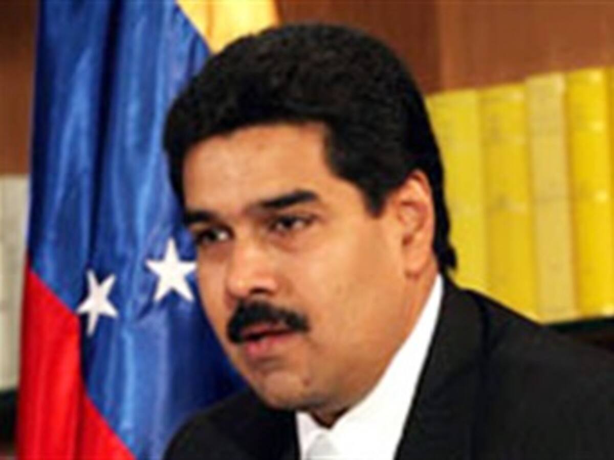 Venezuela califica de 'disco rayado' críticas de EE.UU. a sus nexos con Irán