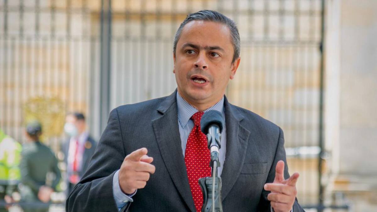 Esquema de seguridad del excomisionado de Paz, Juan Camilo Restrepo frustró un robo
