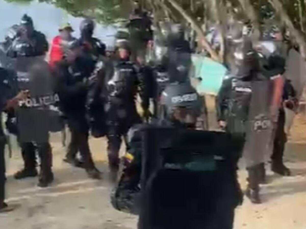 Disturbios por restitución de predio ocupado por hotel en Islas del Rosario