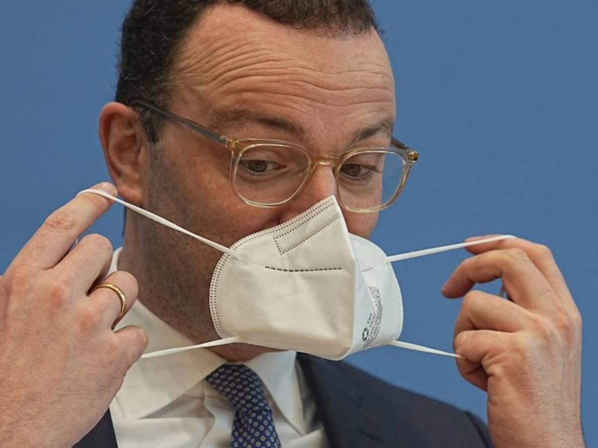 “Al finalizar invierno, todos estarán vacunados, curados o muertos”: MinSalud alemán