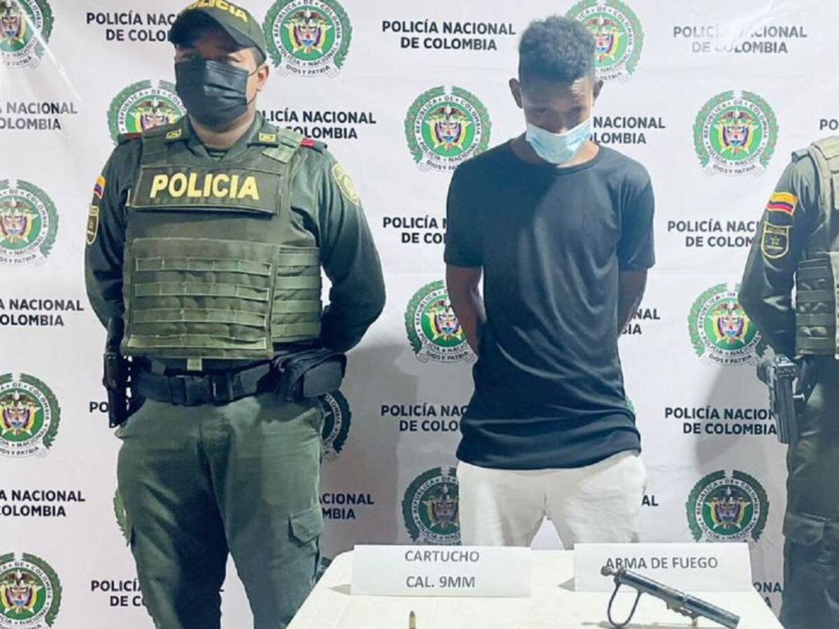 Detenido hombre que se encontraba armado en la plaza de Villanueva, Bolívar