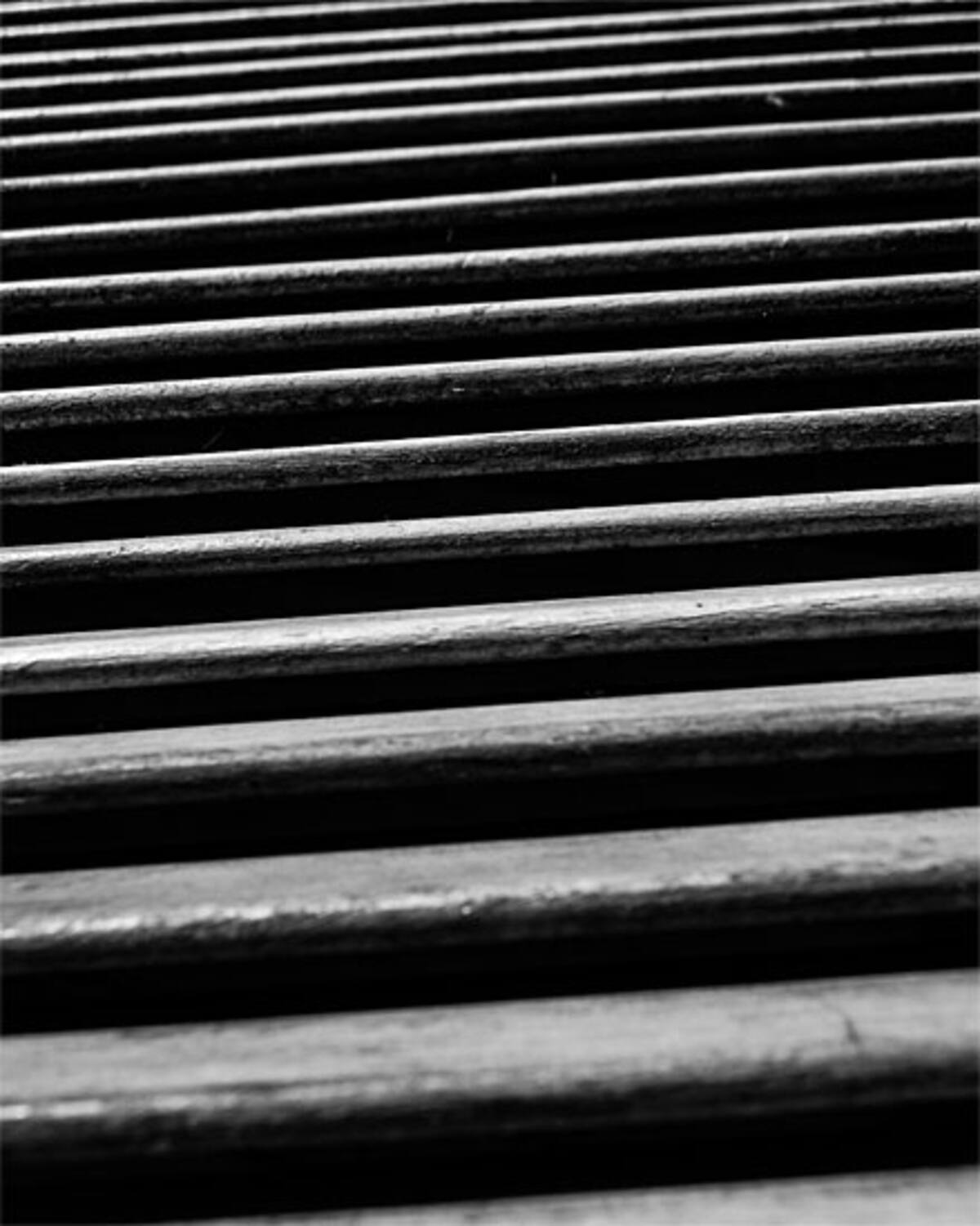 Orificio de una llave antigua en una típica y colorida puerta de barrio Güemes, de Córdoba, Argentina. Por Verónica García .