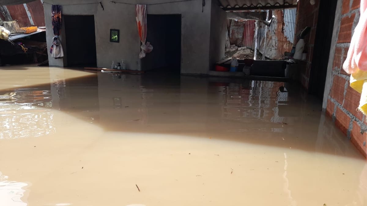Creciente súbita inundó 30 viviendas en Cimitarra