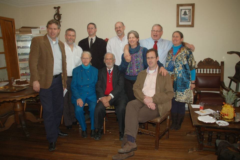 Helga Mora Carreño, Alberto Corradine y sus hijos, Magdalena, Alberto, María Gabriela, Diego Tomás, Bernardo, Santiago, Rodrigo y Manuel Eduardo Corradine Mora.