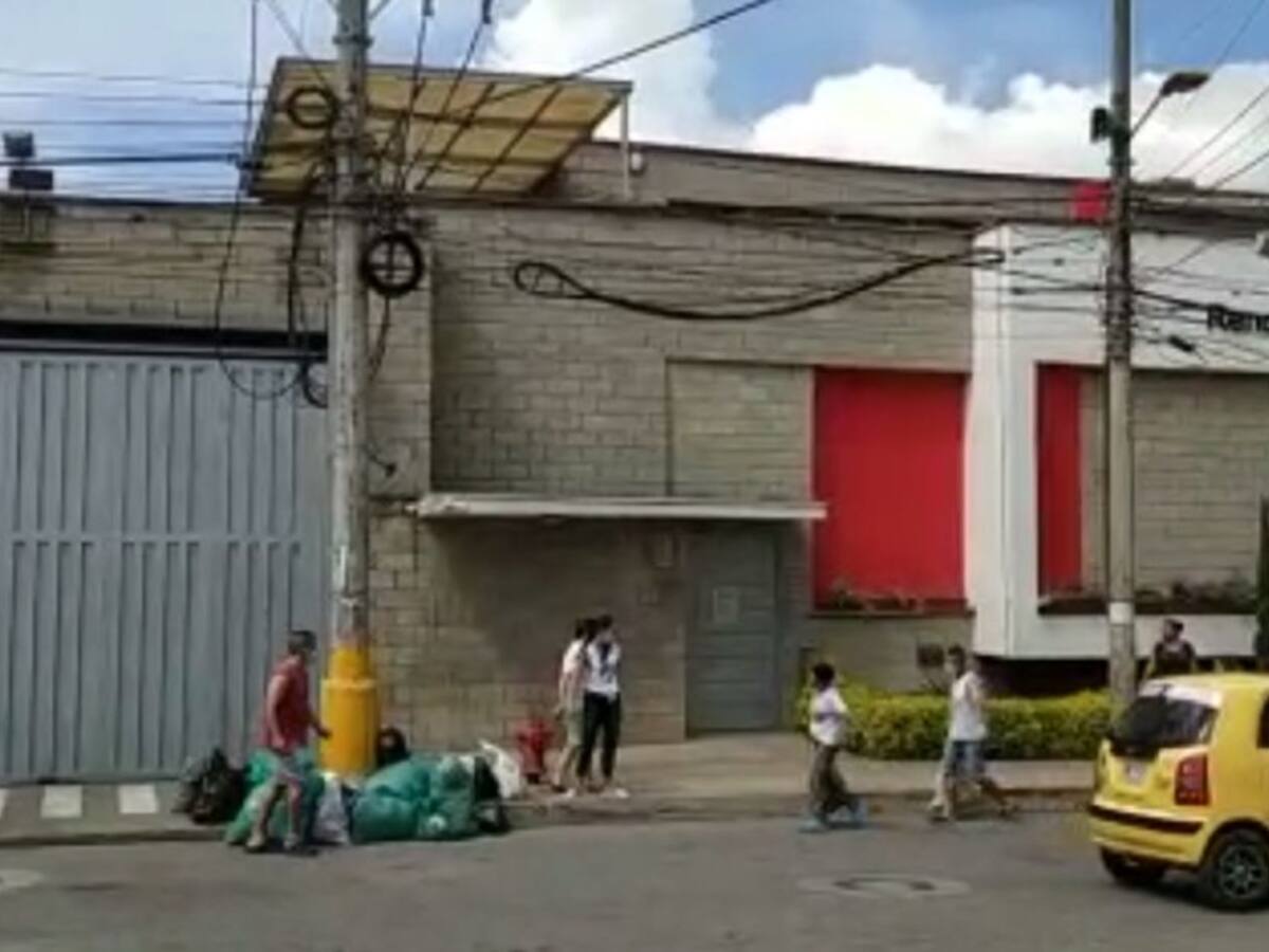 VIDEO: Habitantes de Girón llevaron basuras hasta Veolia