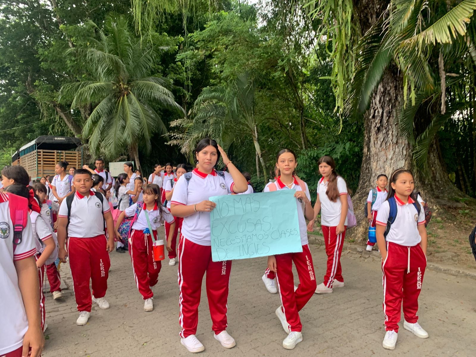 Protesta en colegio de Sonsón por falta de profesor de inglés. Foto: Suministrada
