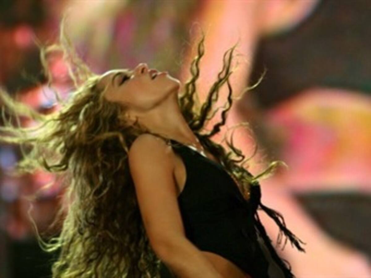 Shakira anuncia su 'Gira Mundial 2010'