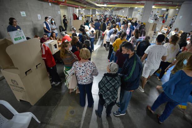 La iniciativa de la UNESCO PortalCheck Elecciones determinó que una de las amenazas más preocupantes es la manipulación digital de las papeletas o tarjetones electorales para provocar a la población y no reconocer los resultados. | Foto: Getty Images