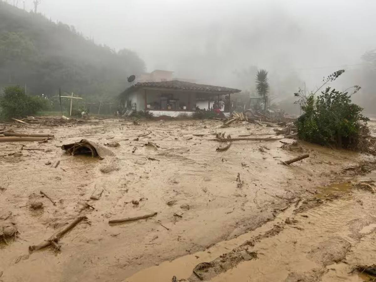 Avalancha en Montebello deja 40 viviendas destrozadas y 160 personas damnificadas: alcalde