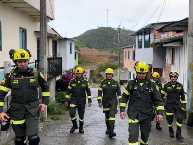 Grupo de rescate de la Policía se encuentra en zonas de influencia del Nevado del Ruiz.