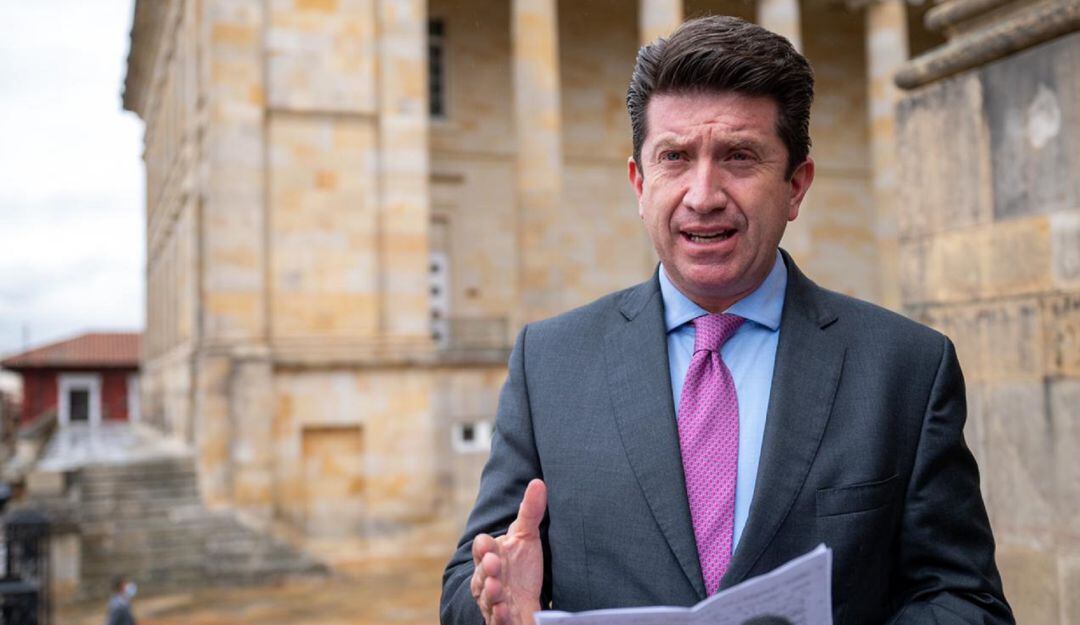 El funcionario dijo que continuará combatiendo el vandalismo.