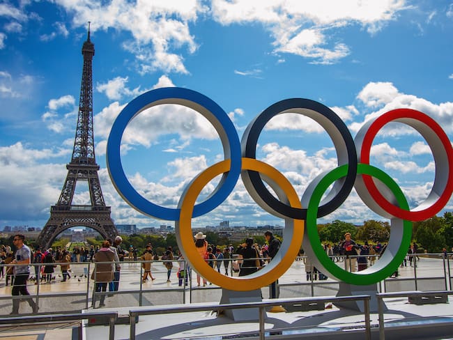 The Olympic Rings being placed in front of the Eiffel Tower in celebration of the French capital won the hosting right for the 2024 summer Olympic Games. (Photo by Nicolas Briquet/SOPA Images/LightRocket via Getty Images)