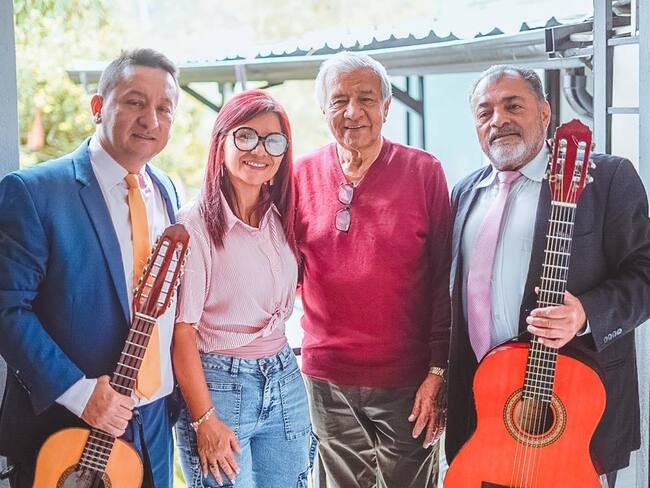 Arnulfo Moreno junto a la secretaria de cultura, Diana Londoño