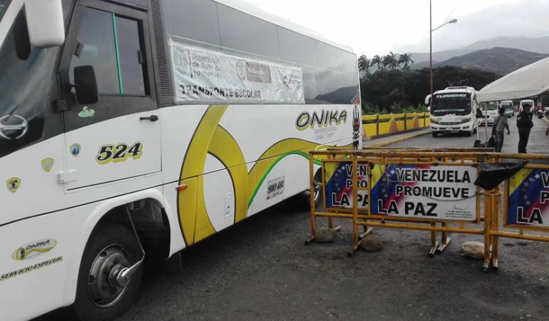 Transporte escolar en la frontera