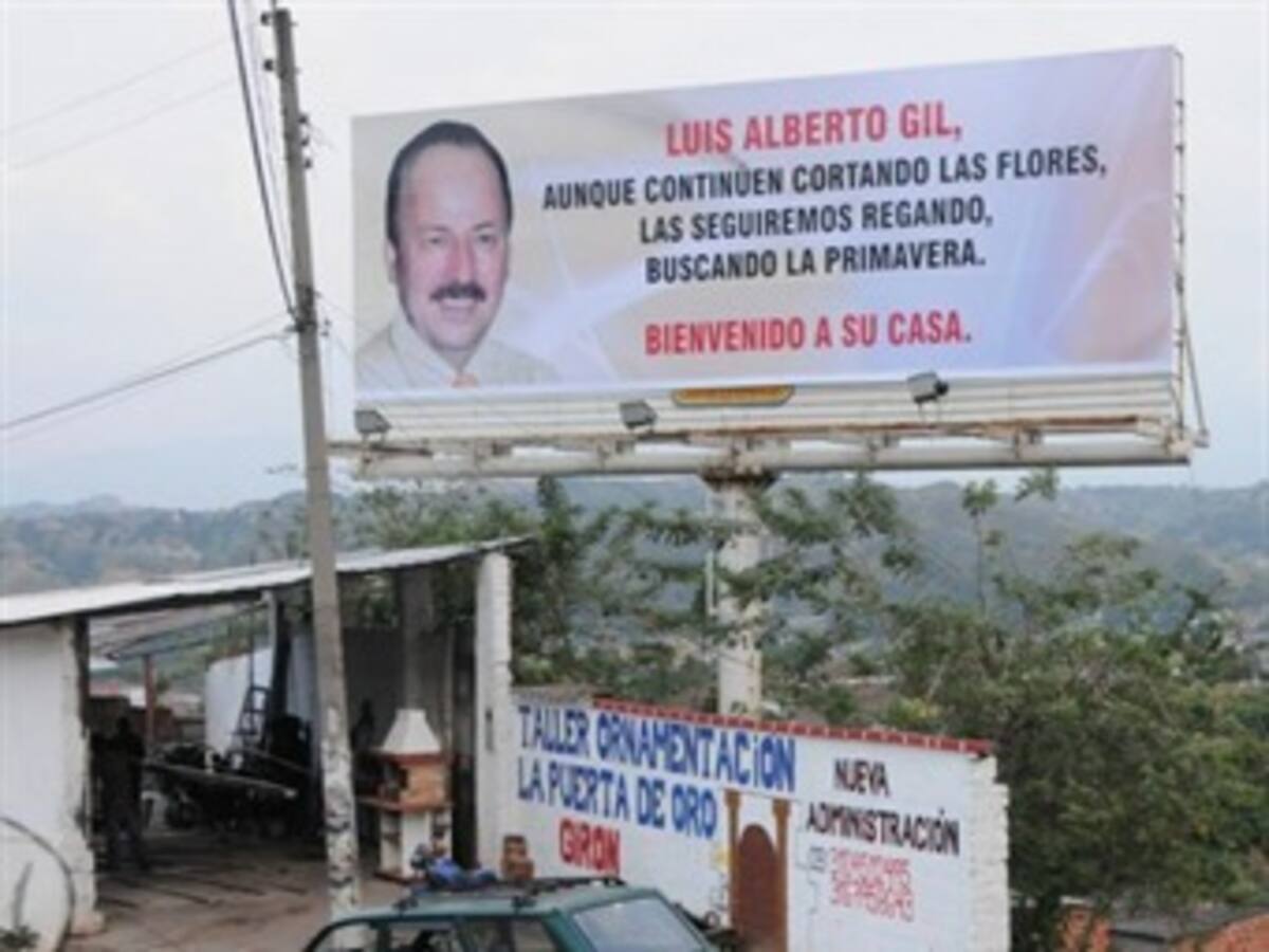 El PIN homenajeó al excongresista Luis Alberto Gil luego de salir de la cárcel