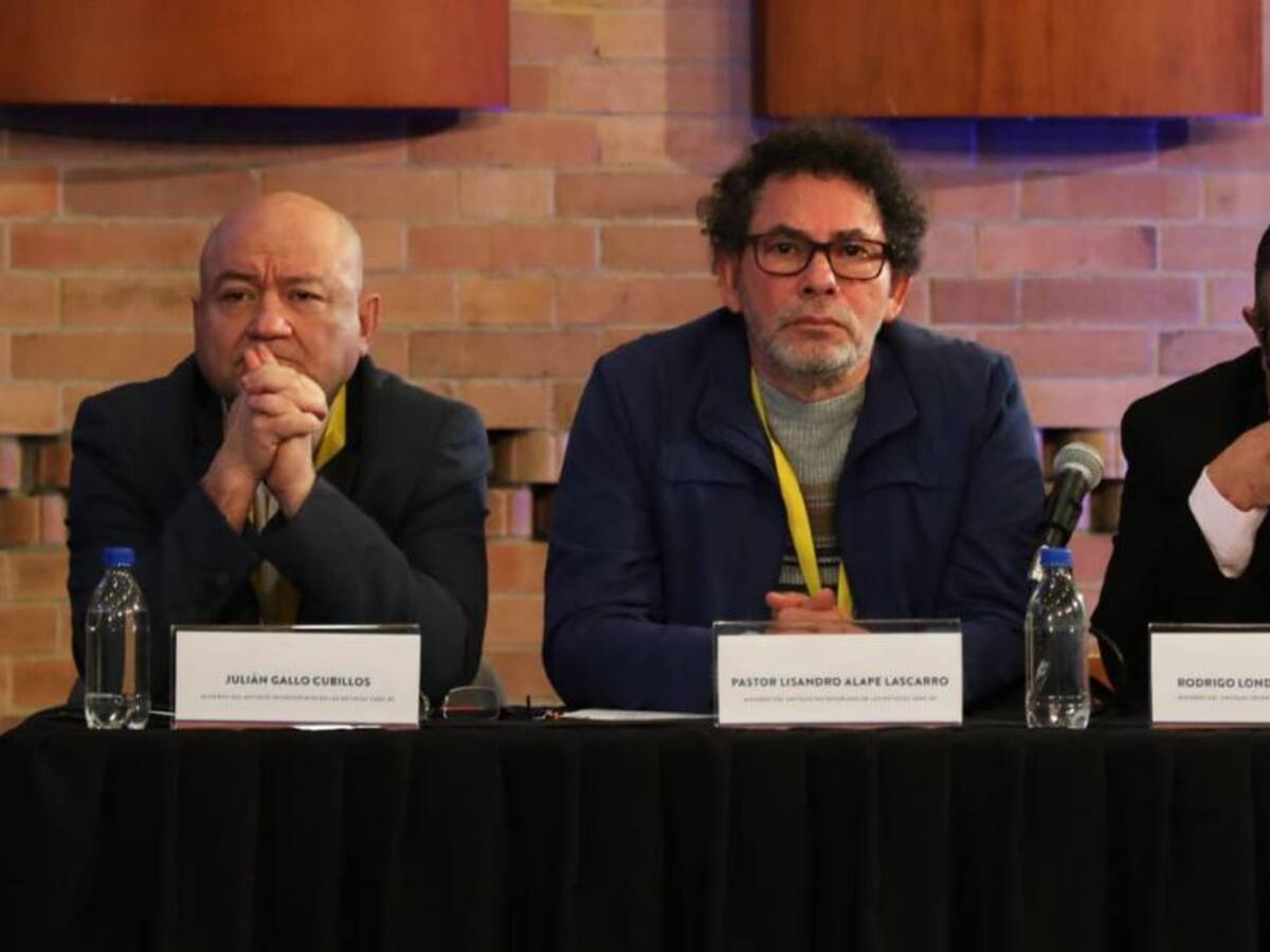 Pastor Alape reconoce las violaciones sexuales en cautiverio
