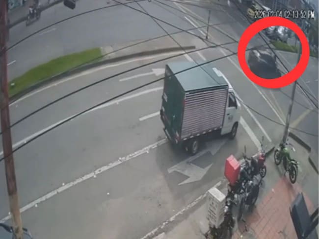 Iban jugando la ruleta rusa: padre del motociclista atropellado por camioneta en calle 63 en Bogotá