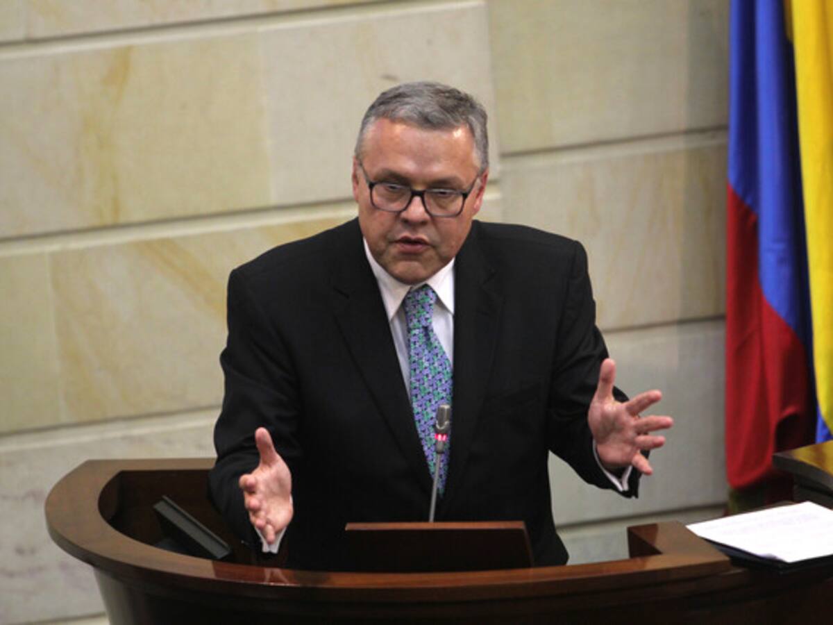 MinJusticia ajustará proyecto de ley de sometimiento de bandas criminales