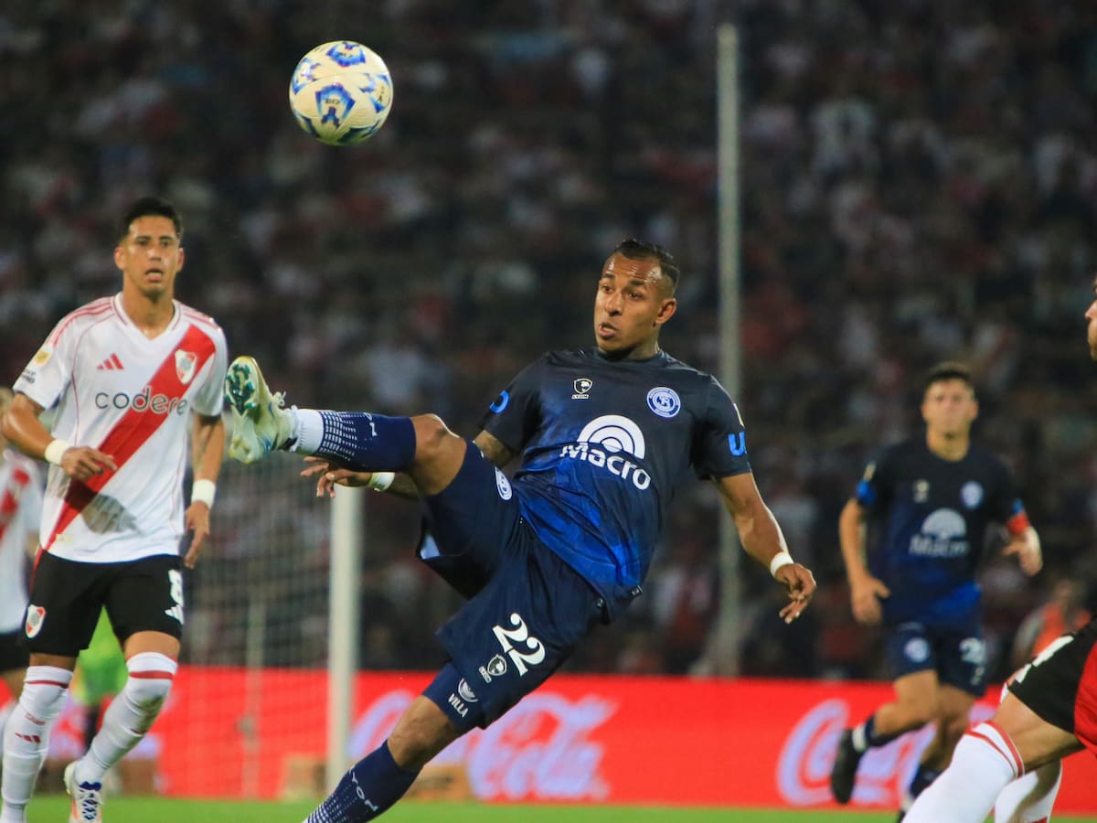 Sebastián Villa involucrado en polémica al final del partido contra River Plate