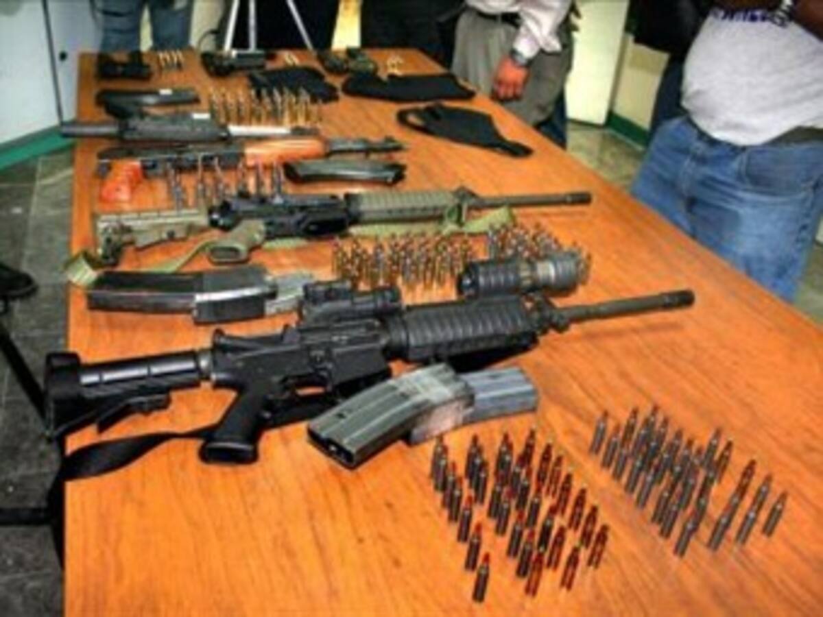 Colombia, primer país latinoamericano al que Canadá exportará armas de asalto automáticas