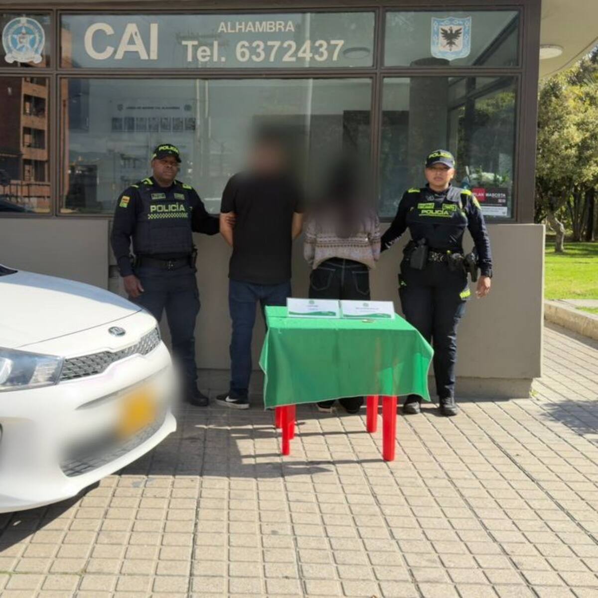 Pareja se hizo pasar por vidente para robar a una anciana en Bogotá: Policía recuperó pulsera de oro